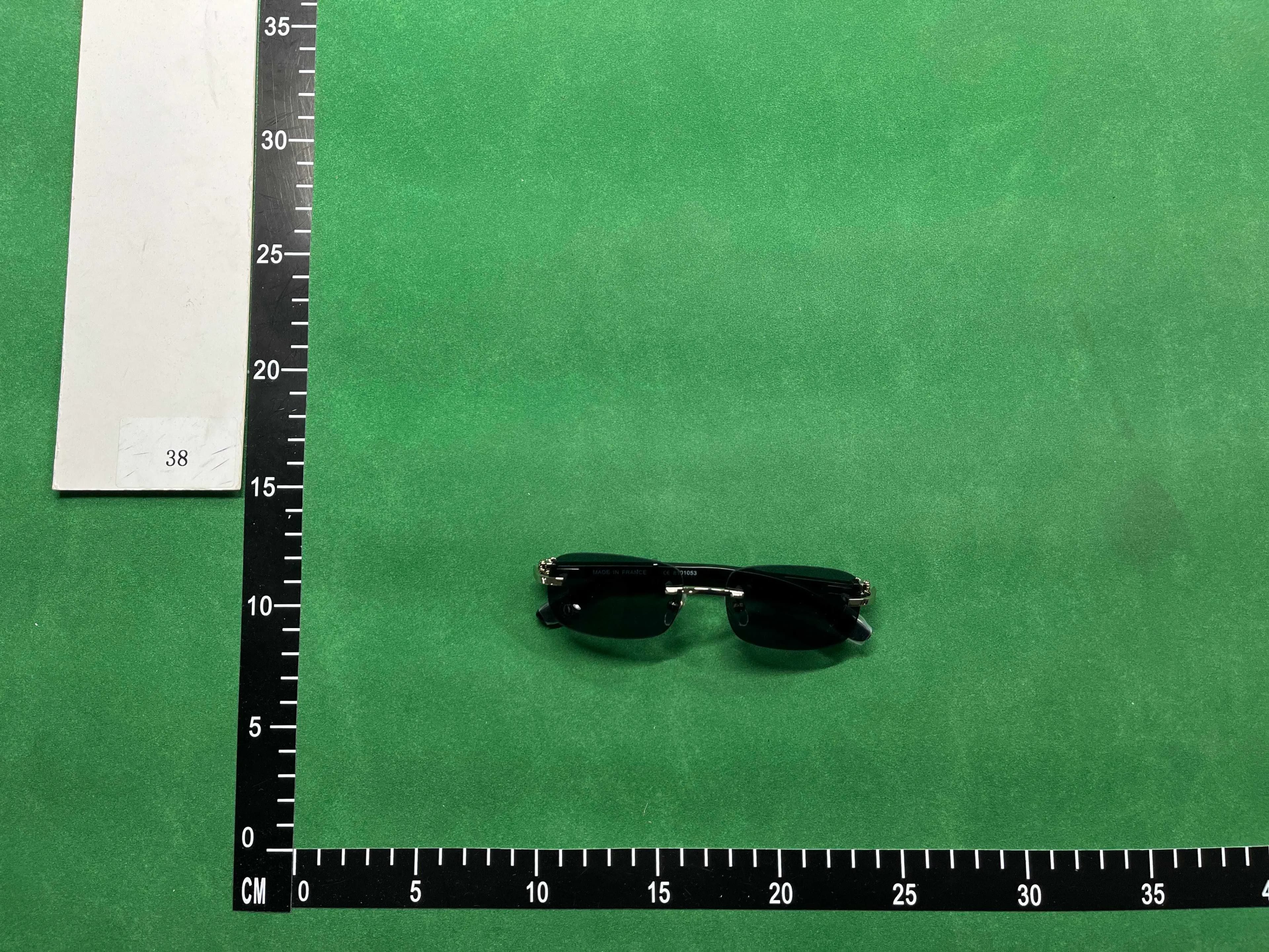 Cartier glasses with case and box - Image 4