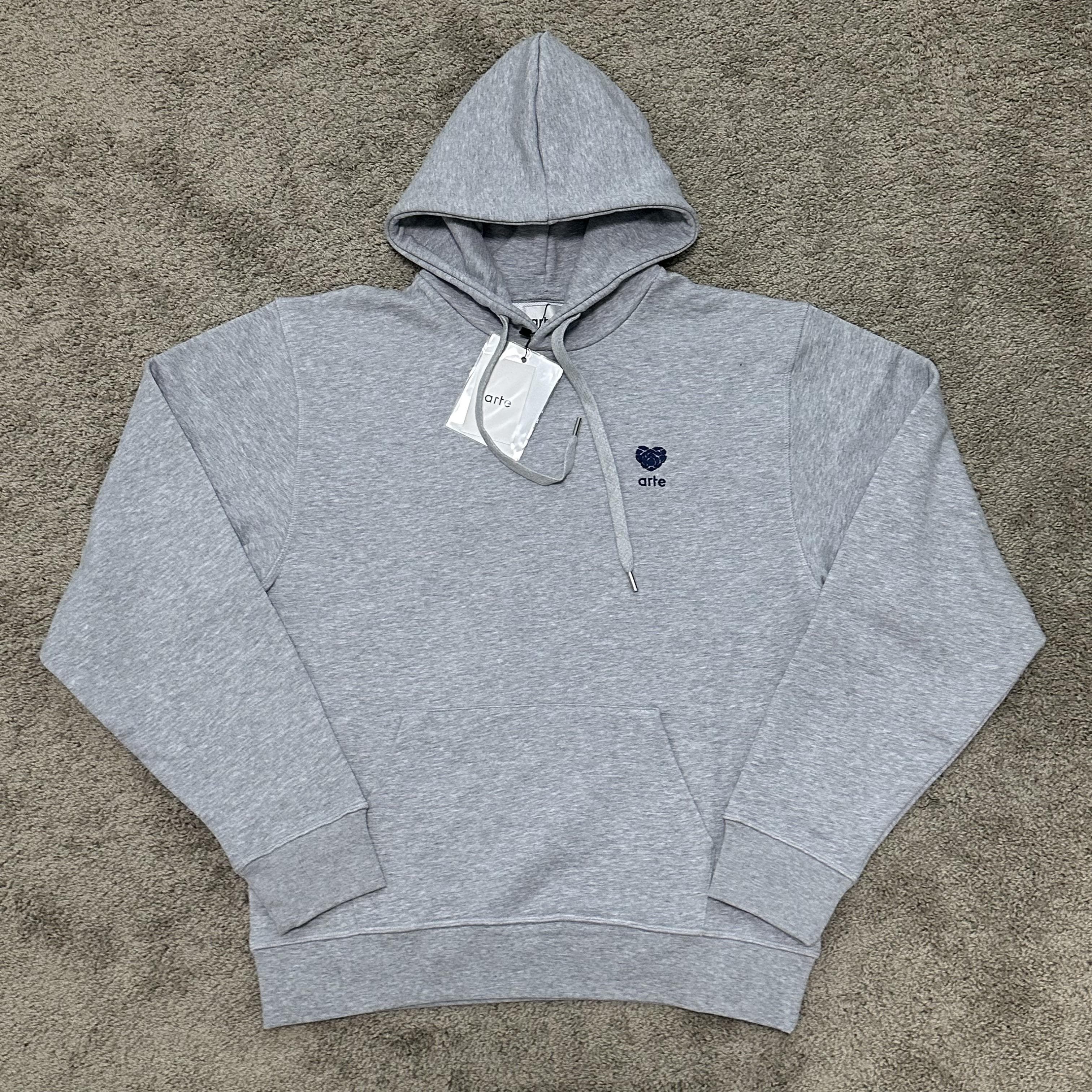 Arte 2024 Grey Hear