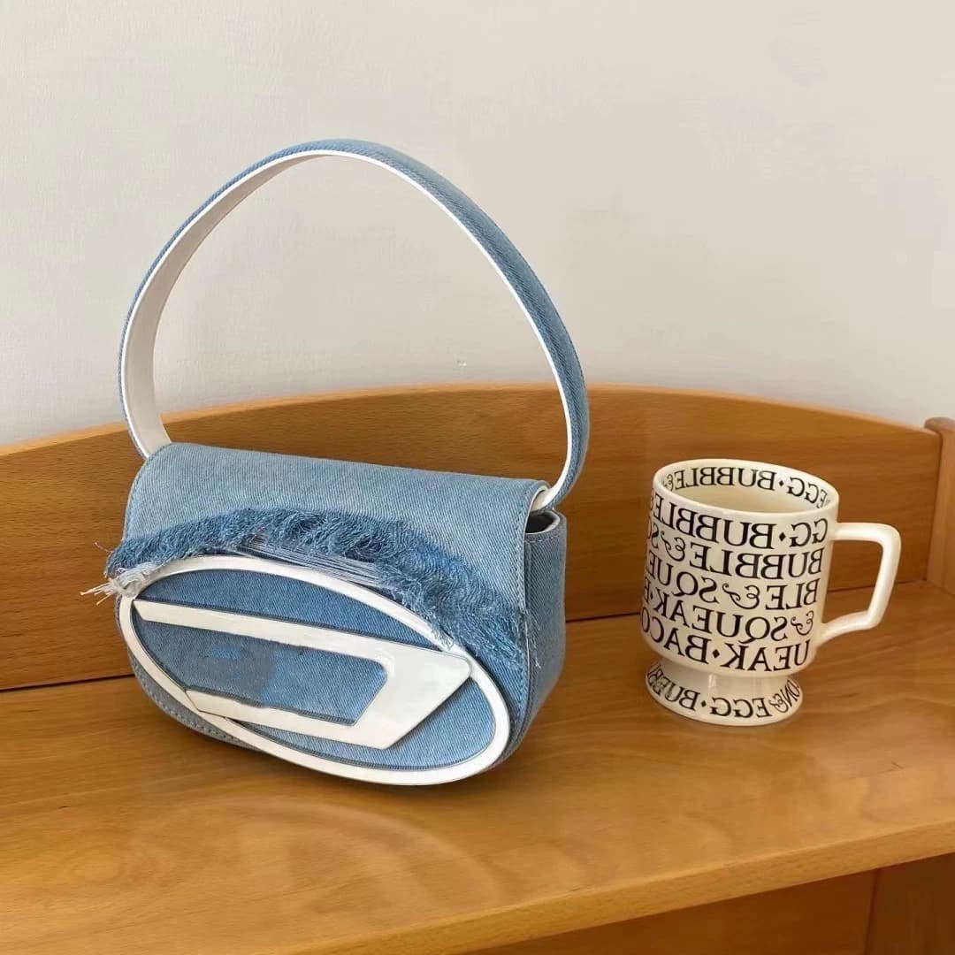 Special-interest design pink bag 2023 spring and summer portable underarm bag female Millennium hot girl style silver shoulder messenger bag - KakoBuy Spreadsheet
