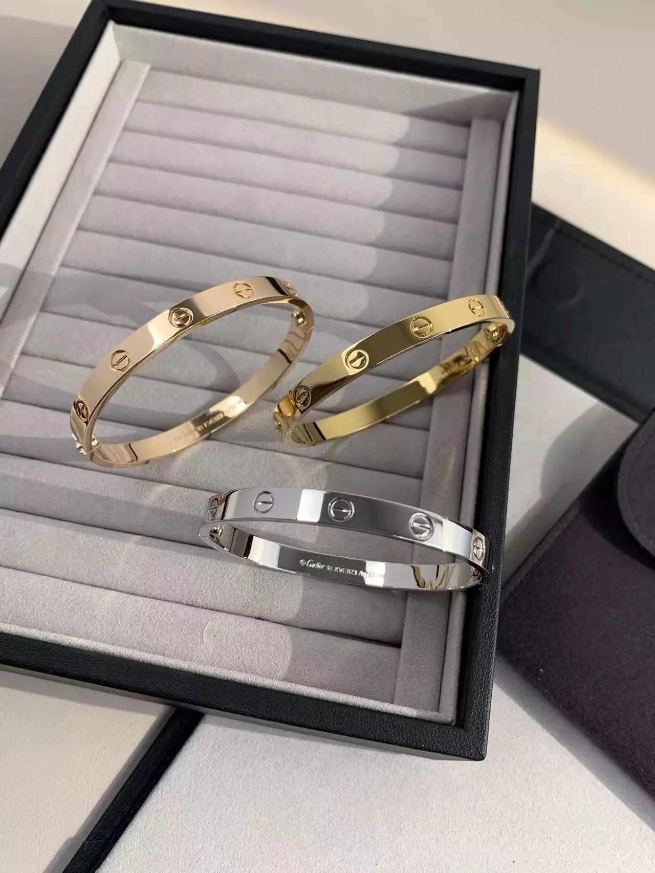 Diamond-free bracelet, full diamond V gold process, CNC gold-plated, no fading, popular online celebrity style, highest version, G verification - KakoBuy Spreadsheet